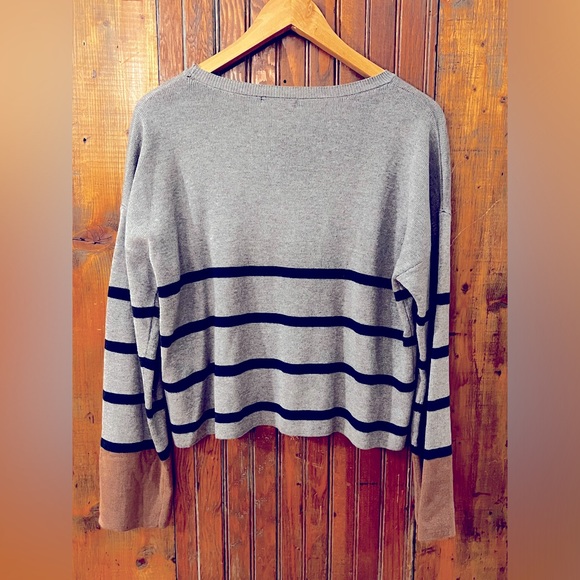 Boxy Gray Sweater with Navy Stripes and Mauve Cuff Size Medium - Picture 2 of 4
